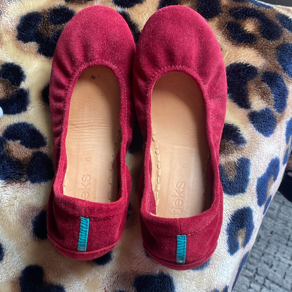 Tieks, Rouge, size 6